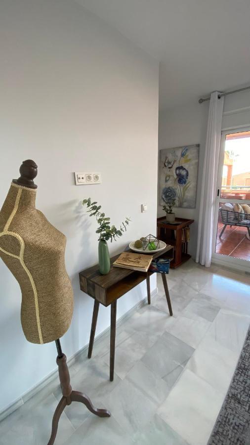 Ikram Front Beach Bermuda Beach Apartment Estepona Exterior foto